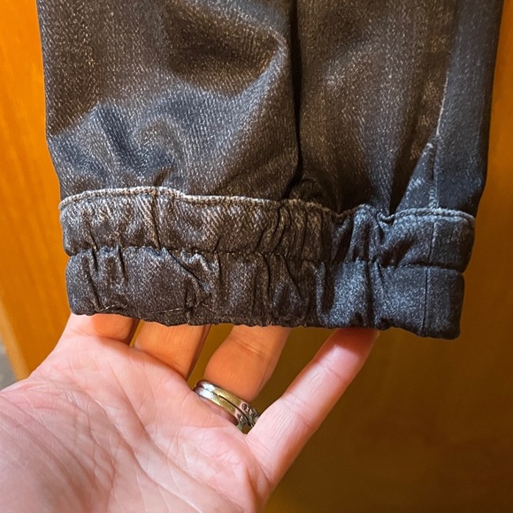 Lucy Black Jogger Pants - Picture 6 of 12